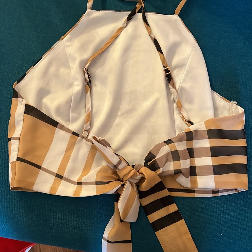Crop top - Picture 2 of 3